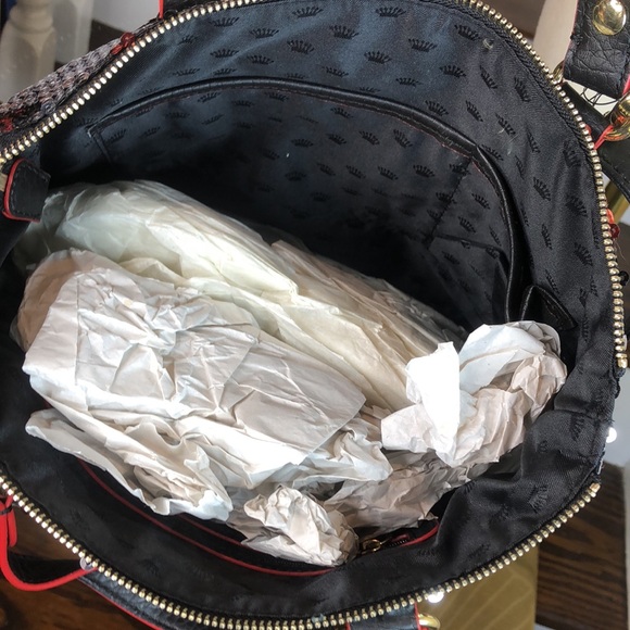 JUICY COUTURE Red Lipstick Kiss Lips Sequin Top Zip Crossbody Shoulder Bag NWT - Picture 12 of 17